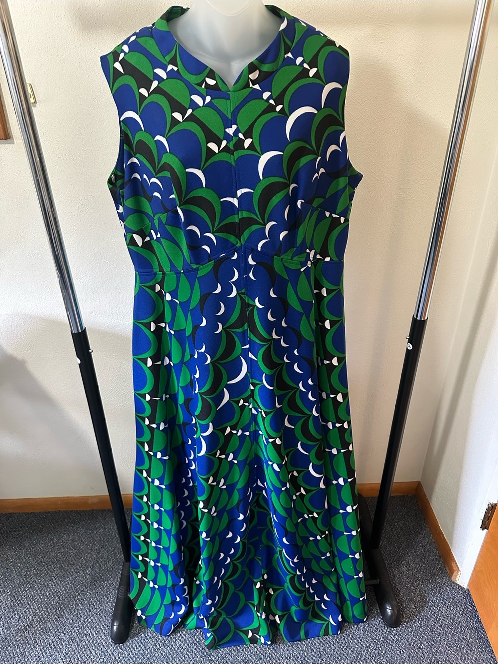 Vintage Sleeveless Blue and Green Patterned Maxi Dress